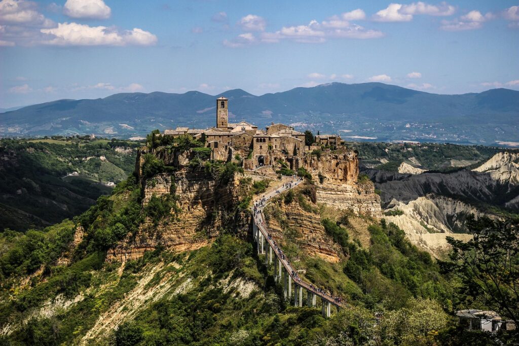 Castelsaraceno in Basilicata: il ponte tibetano più lungo d’Europa e un borgo che toglie il fiato