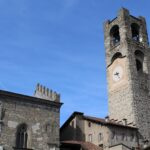 Vista panoramica del suggestivo paese piemontese, immerso nella natura e senza tempo.