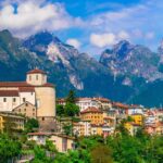 Vista panoramica di una delle mete consigliate per una gita da Torino, con paesaggi suggestivi e natura.